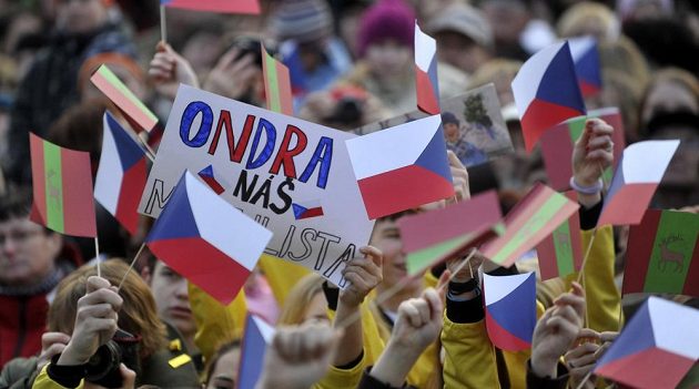 Fanoušci vítají na Václavském náměstí v Letohradu úspěšného olympionika Ondřeje Moravce.