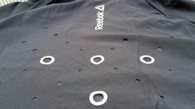 Pánská bunda Reebok ONE Series Paris Jacket, horní část zad.