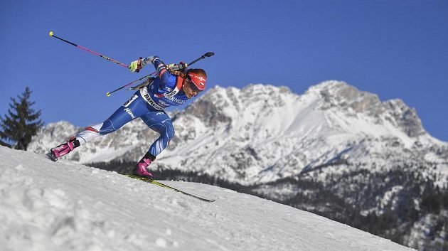 Šampiónka v akci. Gabriela Koukalová na trati sprintu na mistrovství světa v Hochfilzenu. Nakonec byla v cíli nejrychlejší.