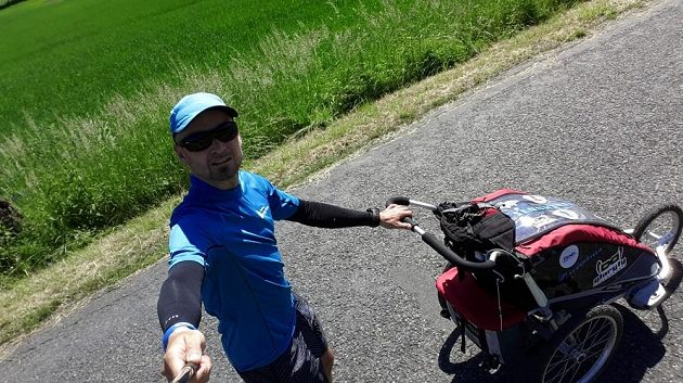 Rukávy N-rit Coolet 2: Cesty na vrchol - jak vylezlo sžíravé slunce, natahoval jsem rukávy.