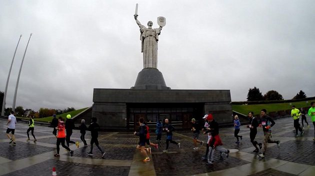 Wizz Air Kyiv City Marathon: Matka vlasti dohlíží na běžecké klání