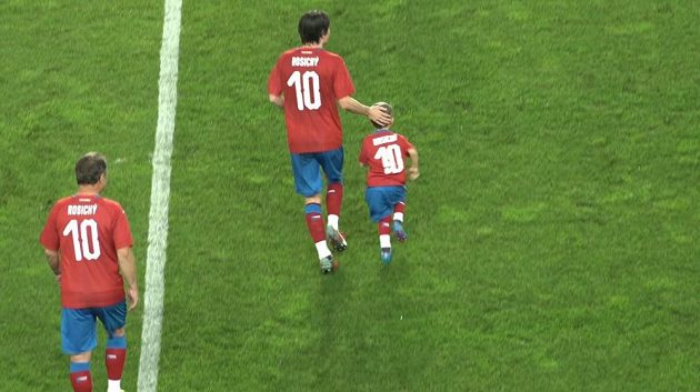 I Tomík junior si v exhibici svého otce zahrál.