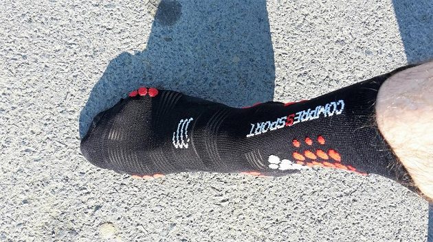 Trailové ponožky CompresSport Pro Racing Socks Trail V3.0 - odvětrávací zóny jsou dobře patrné.