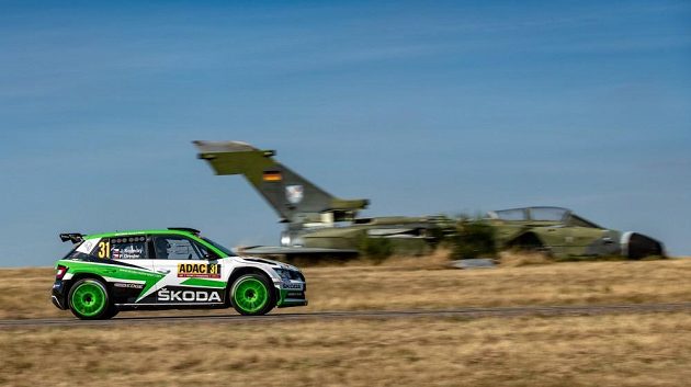 Jan Kopecký se Škodou Fabia R5 na trati Německé rallye. Čtvrtý start v MS 2018, čtvrté vítězství.
