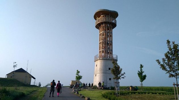 Rakovnická stovka - rozhledna Senecká hora.