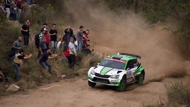 Fin Kalle Rovanperä se Škodou Fabia R5 na trati Argentinské rallye.