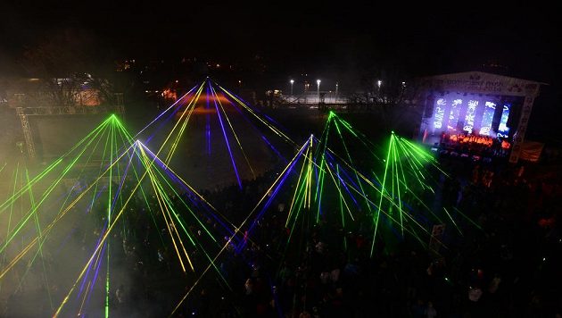 V Praze byl ve čtvrtek slavnostně otevřen Olympijský park Soči - Letná 2014. Součástí programu byla i laserová show.