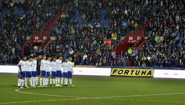 Utkání Baníku se Spartou předcházela minuta ticha za oběti střelce ve Fakultní nemocnici Ostrava.
