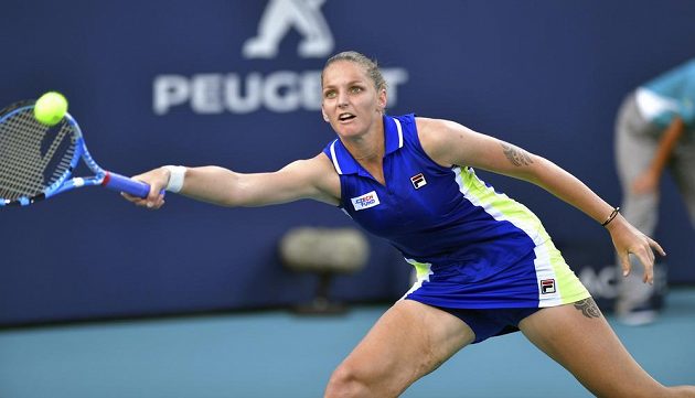 Bojovnice Karolína Plíšková slaví postup v Miami. Česká tenistka po boji porazila Alize Cornetovou z Francie.