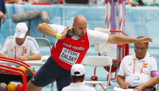 Antonín Žalský při koulařské kvalifikaci na mistrovství světa v Moskvě.