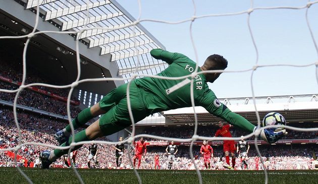 James Milner z Liverpoolu v utkání Premier League proti Southamptonu nedal gól dokonce ani z penalty. Tu mu zlikvidoval brankář Fraser Forster.