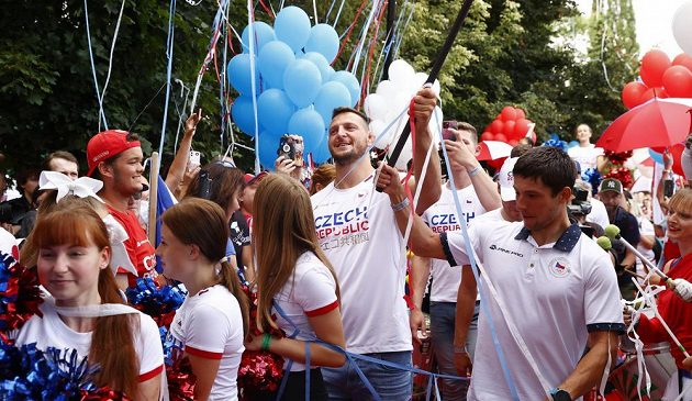 Čeští olympionici a medailisté z Olympijských her v Tokiu 2021 přišli pozdravit diváky do Olympijského festivalu. Na snímku judista Lukáš Krpálek, vodní slalomář Jiří Prskavec