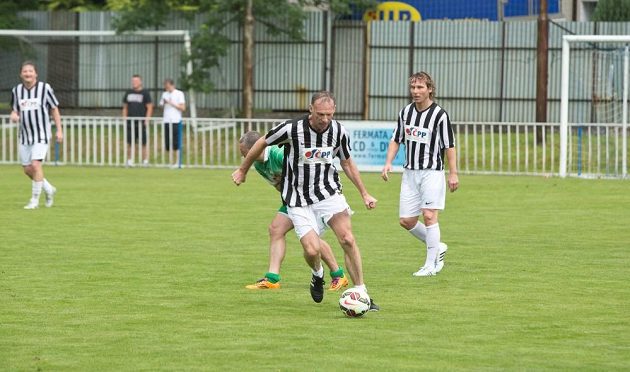 Také Dominik Hašek předvedl své fotbalové umění