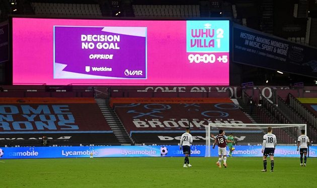 Decided.  Aston Villa's goal does not apply.  West Ham wins 2: 1.