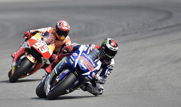 Vítěz brněnského závodu MotoGP Jorge Lorenzo(vpravo) a druhý Marc Márquez, oba ze Španělska.