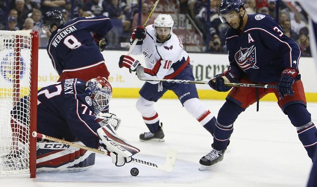 Ruský gólman Columbusu Sergej Bobrovskij sice tentokrát šanci Washingtonu zlikvidoval, nakonec ale tým Capitals slavil postup do 2. kola play off.
