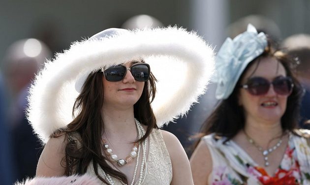 I na tradiční velké pokrývky hlavy při letošním Grand National Festivalu došlo.