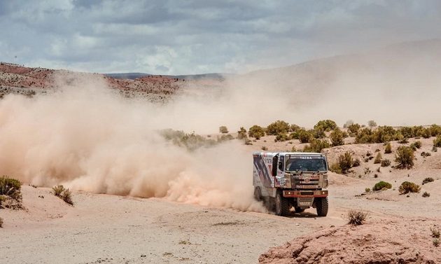 Český závodník Jaroslav Valtr během 7. etapy Rallye Dakar.