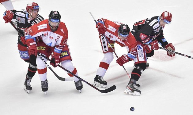 Zleva Ondřej Kovařčík z Třince, Martin Vyrůbalík a František Skladaný, oba z Olomouce, a Michal Kovařčík z Třince.