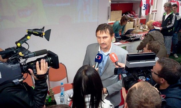 Martin Vaniak vyprávěl i do televizních kamer, jak se knížka o Čarodějovi rodila.