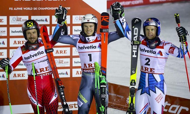 Henrik Kristoffersen ukončil čekání na medaili z mistrovství světa a ve švédském Aare se dnes stal šampionem v obřím slalomu. Na druhé místo odsunul favorizovaného Marcela Hirschera z Rakouska. Bronz získal po prvním kole vedoucí Francouz Alexis Pinturault.