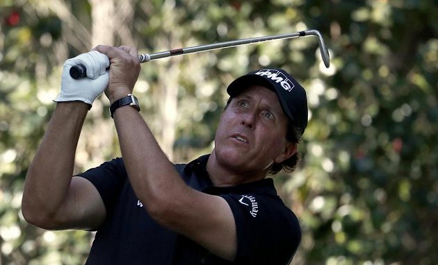 Golfista Phil Mickelson ukončil pětileté čekání na titul. Na turnaji Mexico Championship v rozstřelu porazil na první jamce krajana Justina Thomase a připsal si již 43. titul na PGA Tour.