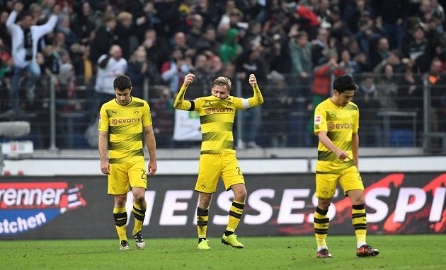 Tak tohle nevyšlo, Borussia Dortmund podlehla v německé fotbalové lize Hannoveru 2:4.