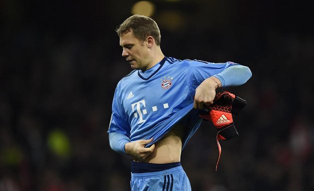 I mistr tesař se někdy utne - Manuel Neuer věděl, že v závěru druhé půle daroval Arsenalu vedoucí gól.