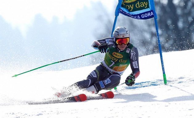 Norský lyžař Henrik Kristoffersen na trati obřího slalomu při Světovém poháru v Kranjské Goře.