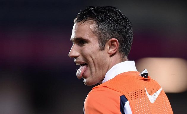 Nizozemský útočník Robin Van Persie během tréninku před utkáním kvalifikace ME 2016 v Praze.