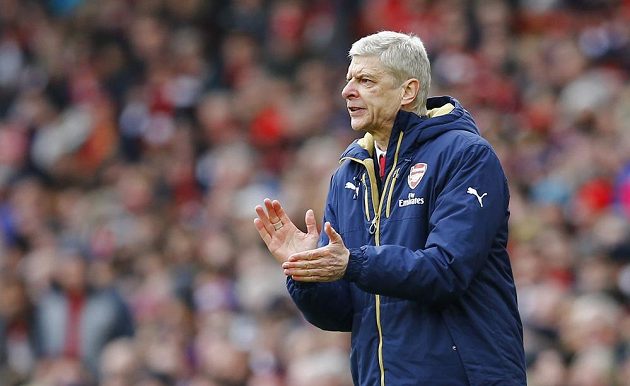 Trenér Arsenalu Arséne Wenger během zápasu 26. kola anglické Premier League proti Leicesteru.