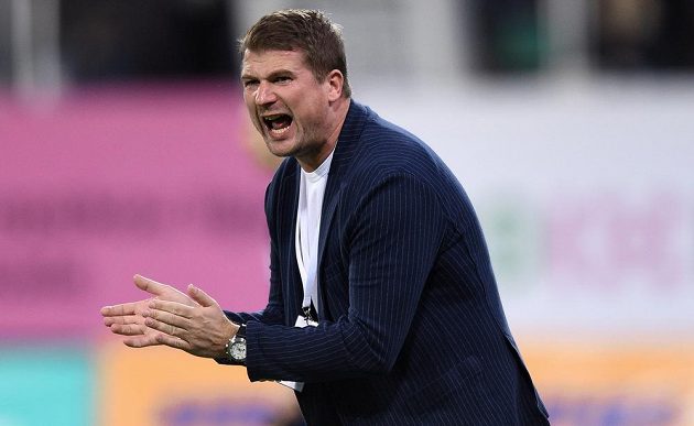 Hradecký trenér Luboš Prokopec nemohl být s výkonem svých svěřenců v Plzni spokojený.