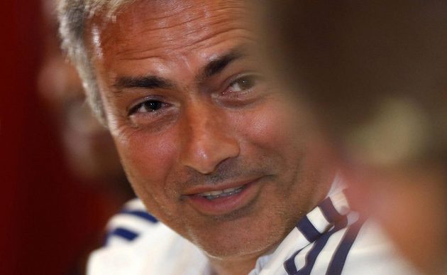 Přeřeknutí skotské moderátorky se musel zasmát i kouč Chelsea José Mourinho.