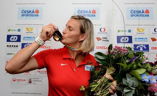 Oštěpařka Barbora Špotáková ze zlatou medailí z atletického mistrovství Evropy v Curychu.