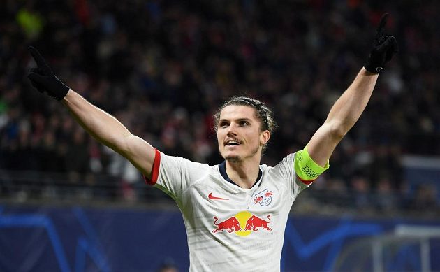 Marcel Sabitzer z Lipska oslavuje svoji trefu v osmifinále Ligy mistrů proti Tottenhamu.