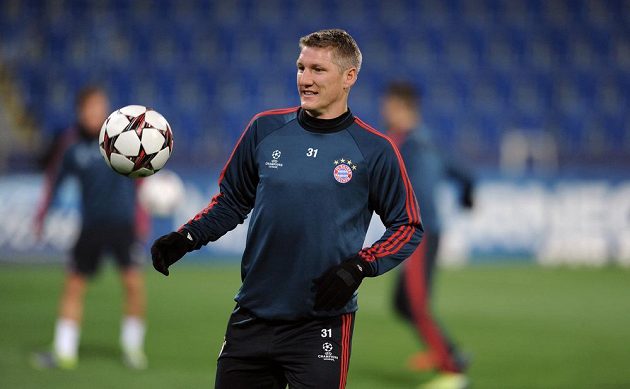 Záložník Bayernu Mnichova Bastian Schweinsteiger na tréninku před utkáním Ligy mistrů s Plzní.