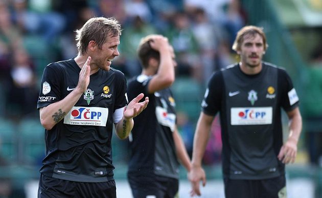 Jablonecký kapitán Tomáš Hübschman v duelu 4. kola Synot ligy na trávníku vršovických Bohemians.
