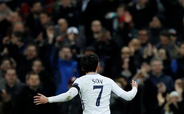 Son Hung-min z Tottenhamu se raduje z gólu proti Juventusu v odvetě osmifinále Ligy mistrů.