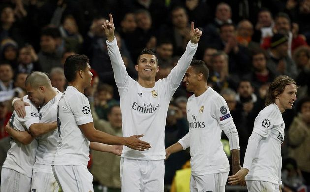 Cristiano Ronaldo se raduje. Gólem načal v odvetě osmifinále Ligy mistrů celek AS Řím.