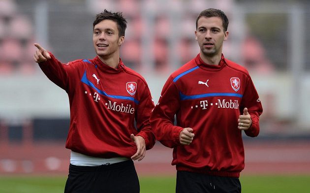 Václav Kadlec (vlevo) a Josef Hušbauer během tréninku české reprezentace před dvojutkáním kvalifikace MS 2014 s Maltou a Bulharskem.