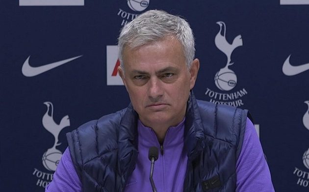 José Mourinho na tiskové konferenci.