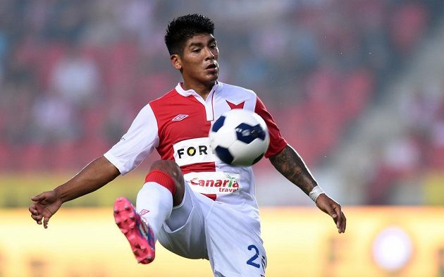 Slávistický záložník Aldo Baéz během utkání 2. kola Synot ligy s Baníkem Ostrava.