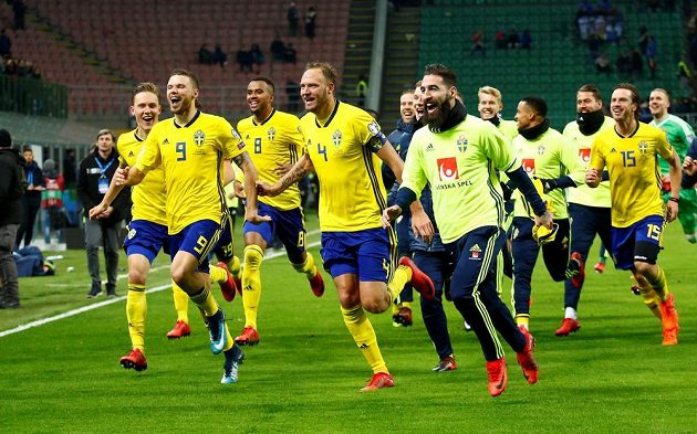 Švédští fotbalisté se radují! V baráži o postup na MS do Ruska vyřadili favorizovanou Itálii.