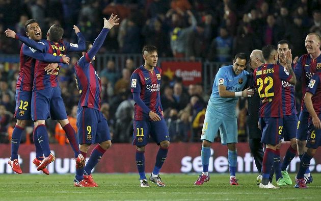 Barcelona slaví, po vítězství 2:1 v El Clásiku má v čele tabulky La Ligy čtyřbodový náskok nad Realem Madrid.