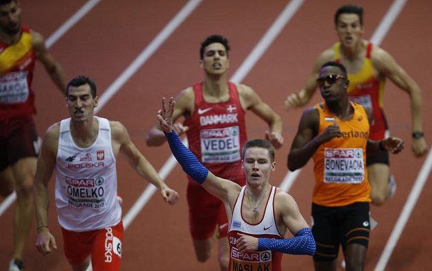 S velkou převahou vyhrál Pavel Maslák v Bělehradě finálový běh na 400 metrů.