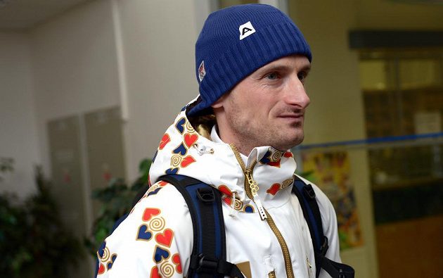 Skokan na lyžích Jakub Janda před odletem do Soči na Zimní olympijské hry na kbelském letišti.