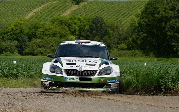 Jan Kopecký se Škodou Fabia S2000 na trati Rallye Hustopeče 2013.