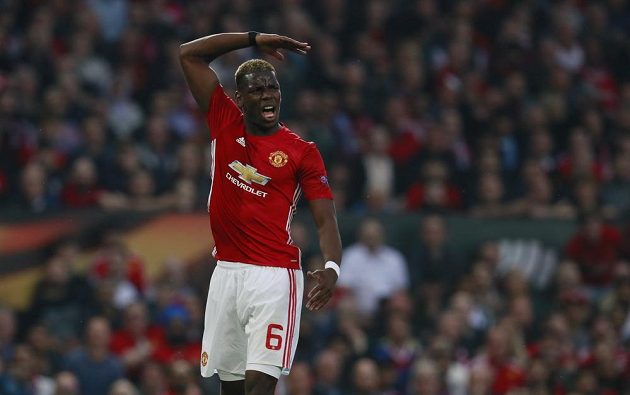 Rozzlobený Paul Pogba z Manchesteru United v odvetě semifinále Evropské ligy.