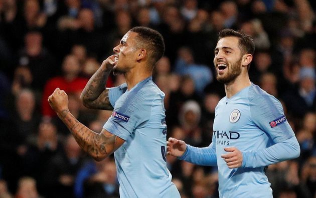 Manchester City zahrával v Lize mistrů dvě penalty, obě proměnil Gabriel Jesus a pak náležitě slavil.