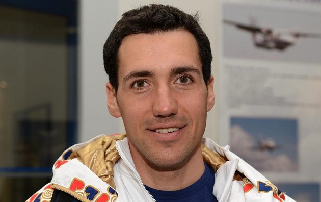 Běžec na lyžích Petr Novák před odletem do Soči na Zimní olympijské hry dne 30. ledna 2014 na kbelském letišti.
